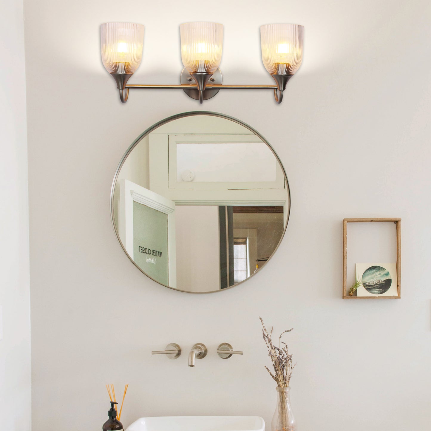 Bathroom Vanity Light Fixture, 3 Light Modern Gold Vanity Lighting fixtures, Bathroom Lighting Fixtures Over Mirror, Bathroom Wall Lamp with Clear Glass for Bathroom, Hallway, Bedroom with E26 Socket