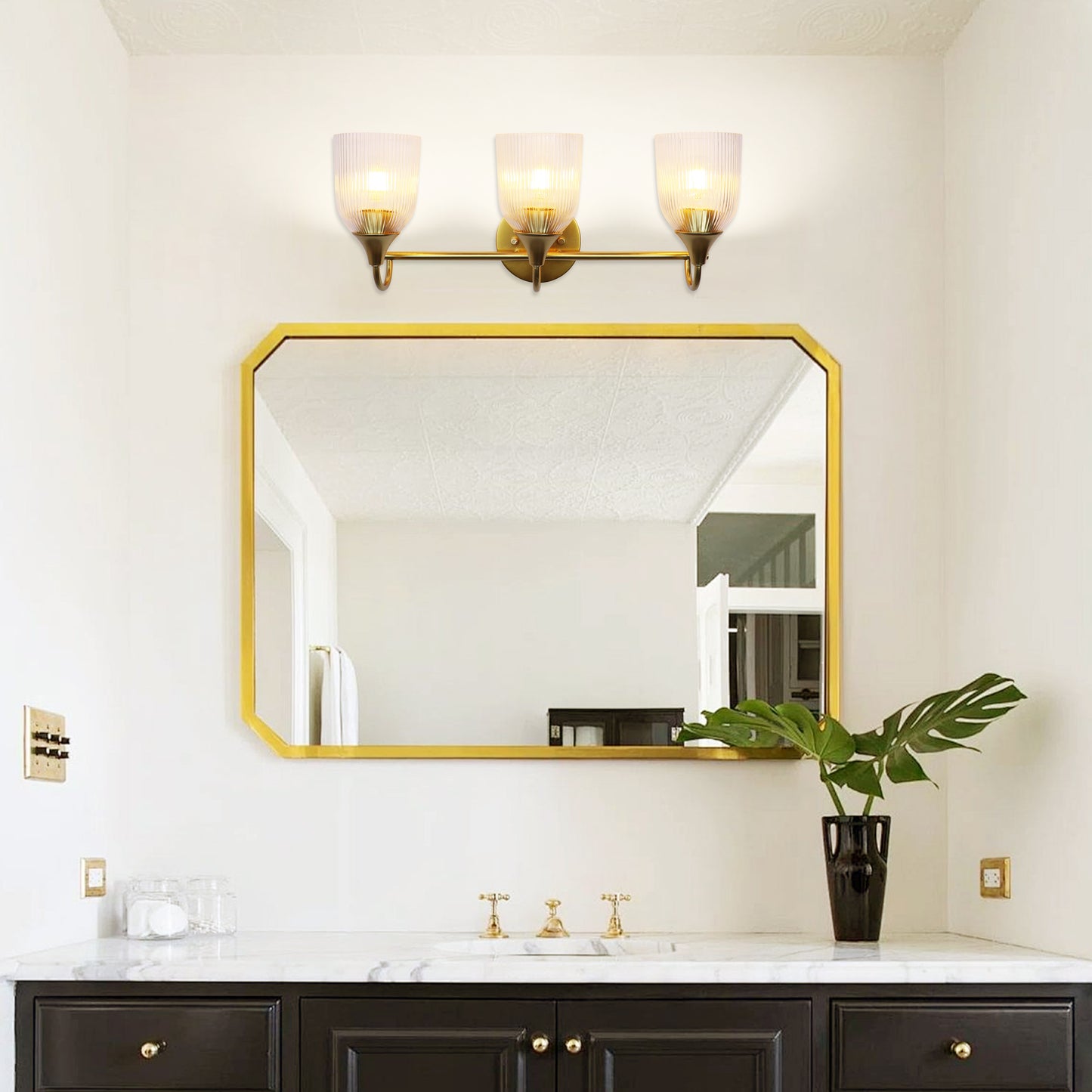 Bathroom Vanity Light Fixture, 3 Light Modern Gold Vanity Lighting fixtures, Bathroom Lighting Fixtures Over Mirror, Bathroom Wall Lamp with Clear Glass for Bathroom, Hallway, Bedroom with E26 Socket