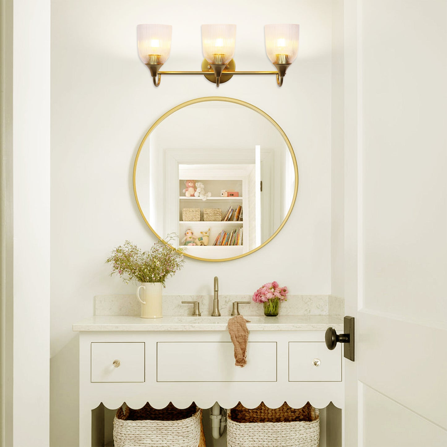 Bathroom Vanity Light Fixture, 3 Light Modern Gold Vanity Lighting fixtures, Bathroom Lighting Fixtures Over Mirror, Bathroom Wall Lamp with Clear Glass for Bathroom, Hallway, Bedroom with E26 Socket